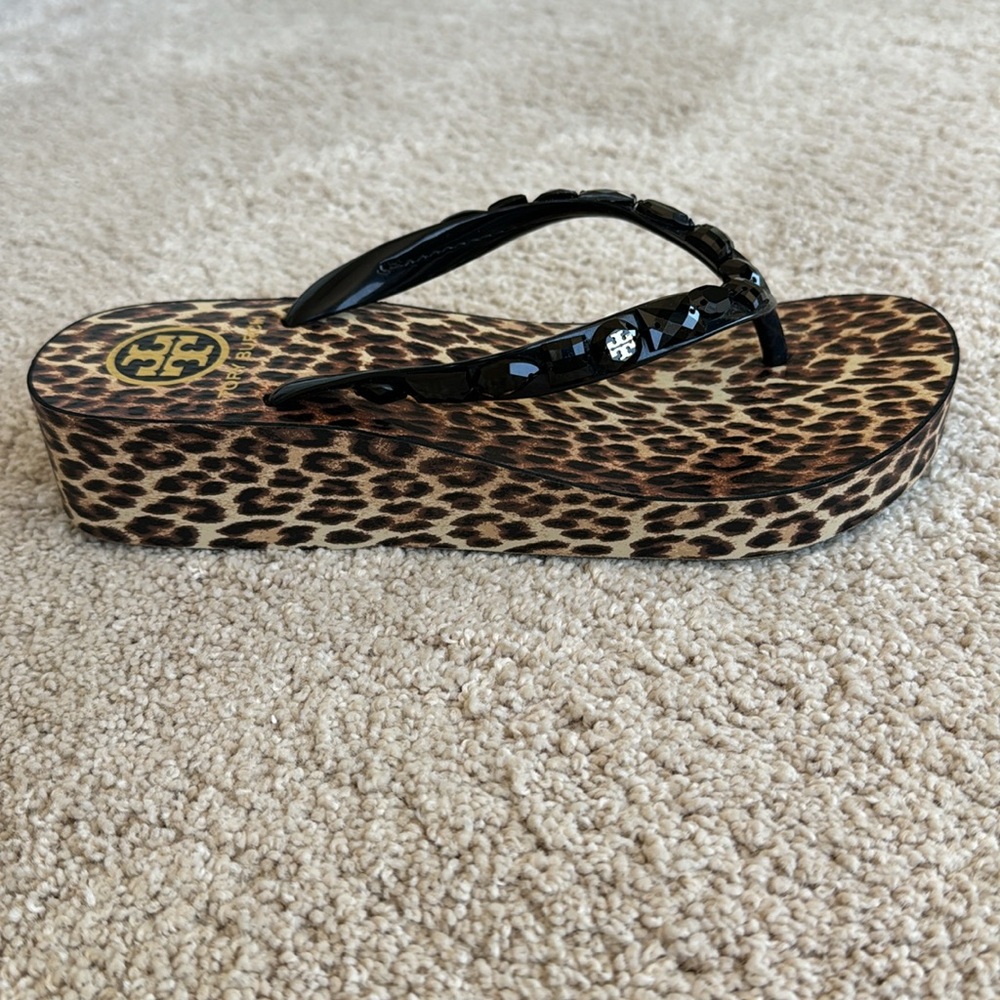 Tory Burch rubber leopard wedge sandals with black “jewel” stones. - Picture 9 of 9